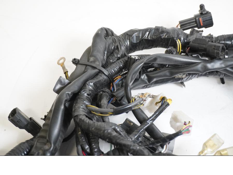 Vänster sida på Kabelstam från en Kawasaki VN 1700 Classic Tourer -2009 motorcykel.