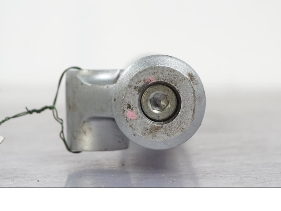 Vänster sida på Gaffelben från en Honda ANF 125 -2008 motorcykel.