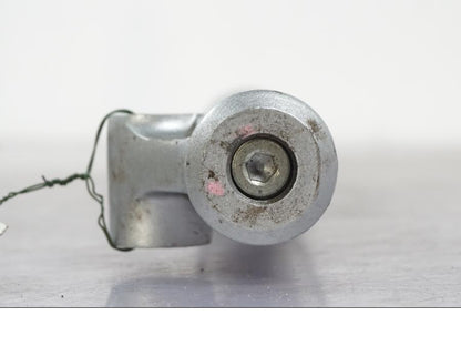 Vänster sida på Gaffelben från en Honda ANF 125 -2008 motorcykel.