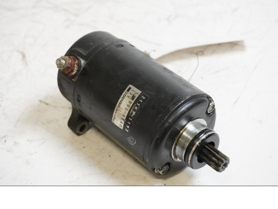 Framsidan på Startmotor från en Kawasaki ZXR 750 -1993 motorcykel.