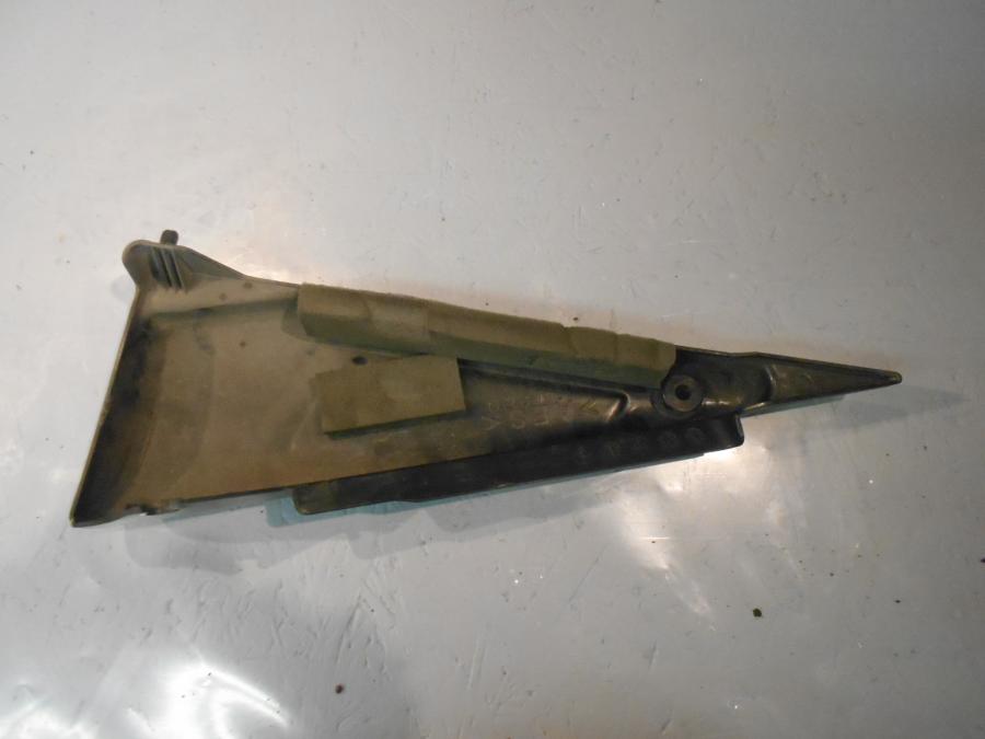 Baksidan på Sidopanel från en Yamaha FZS 1000 -2002 motorcykel.