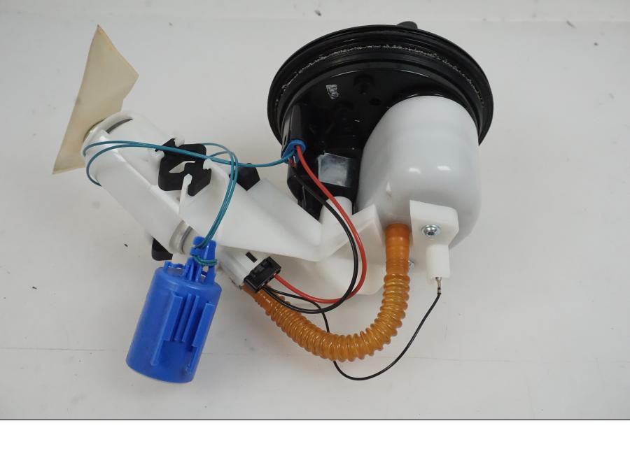 Baksidan på Bensinpump insprut från en BMW R Ninet -2017 motorcykel.