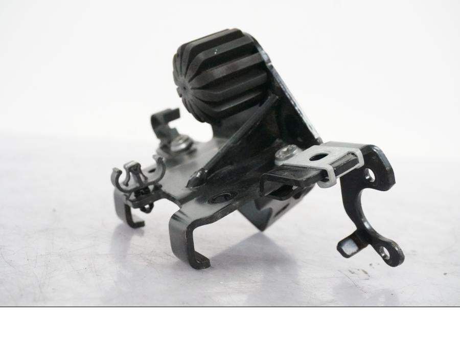 Vänster sida på Bensintankfäste från en BMW R 1250 GSA -2021 motorcykel.