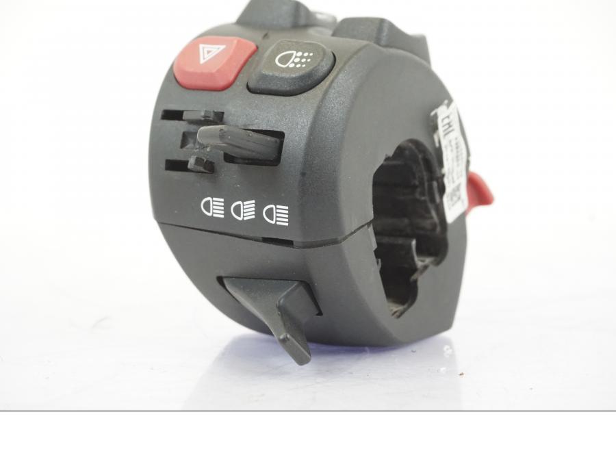 Vänster sida på Styrelreglage från en BMW R 1250 GS -2019 motorcykel.