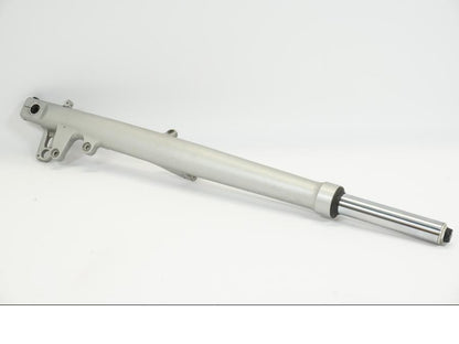 Framsidan på Gaffelben från en BMW R 1150 RS -2004 motorcykel.