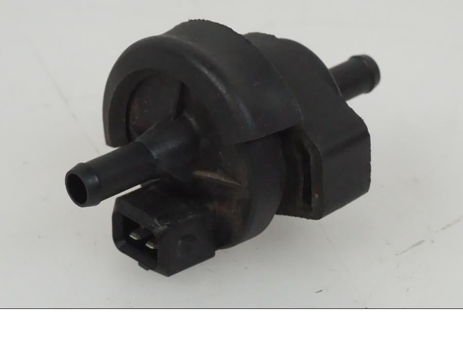 Framsidan på Fuel Evap System från en BMW R Ninet -2017 motorcykel.