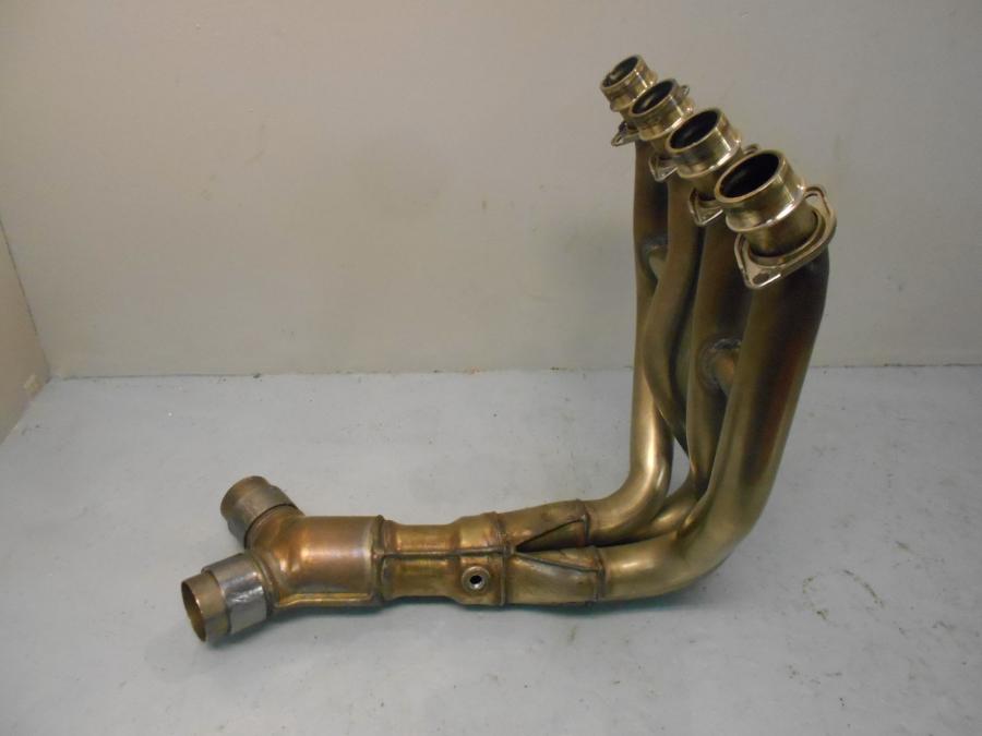 Höger sida på Grenrör från en Kawasaki ZZ-R 1400 -2015 motorcykel.