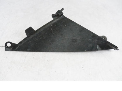 Framsidan på Toppkåpsinsida från en Suzuki GSX-R 1000 -2008 motorcykel.