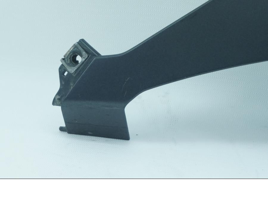 Vänster sida på Magkåpa från en Yamaha YZF 1000 R1 -2002 motorcykel.