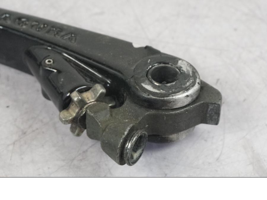 Snett uppifrån på Kopplingsgrepp från en KTM 1290 Super Adventure R -2018 motorcykel.