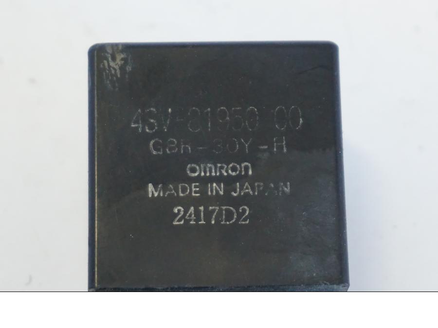 Snett nerifrån på Relä från en Yamaha YZF 1000 R -1997 motorcykel.