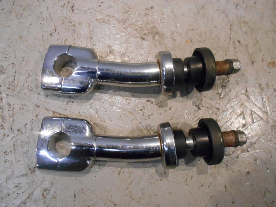 Framsidan på Styrfäste från en Suzuki VS 750 Intruder -1986 motorcykel.