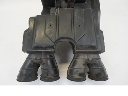 Höger sida på Luftburk från en Honda CB 750 -2002 motorcykel.