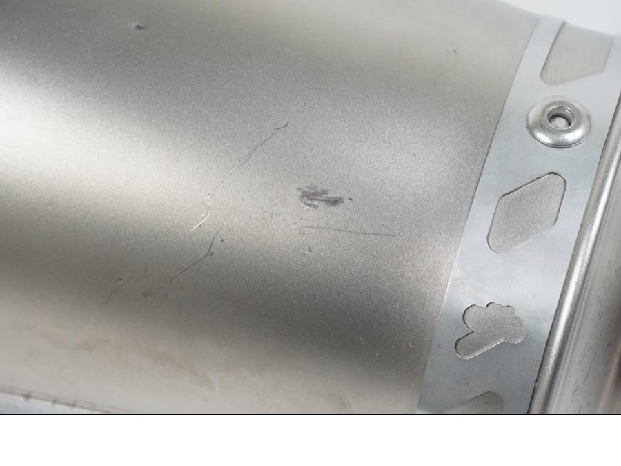 Höger sida på Ljuddämpare Sport från en Ducati Scrambler 800 -2018 motorcykel.