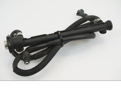 Vänster sida på Fuel Rail från en BMW K 1200 RS -2002 motorcykel.