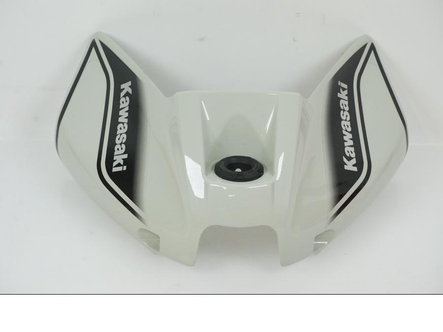 Framsidan på Bensintankskåpa från en Kawasaki ER-6N -2016 motorcykel.
