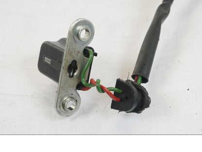 Snett uppifrån på Generator från en KTM 1290 Super Duke R -2018 motorcykel.