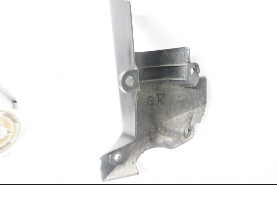 Baksidan på Gaffelbensskydd från en Honda CBR 900 RR -1997 motorcykel.