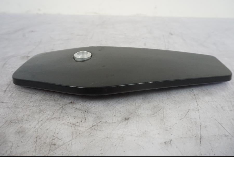 Höger sida på Kylarvinge från en KTM 690 Duke -2014 motorcykel.