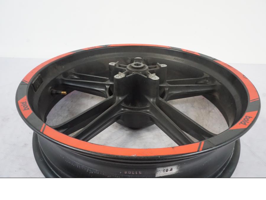 Extrabild1 på Fälg från en Yamaha YZF-R 125 -2008 motorcykel.