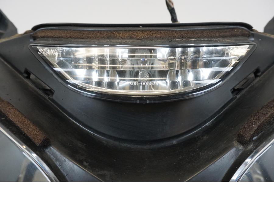 Snett uppifrån på Strålkastare från en Kawasaki ZX-12R -2000 motorcykel.