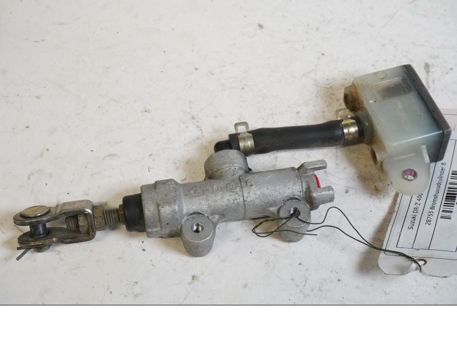 Höger sida på Bromshuvudcylinder från en Suzuki DRZ 400 -2005 motorcykel.