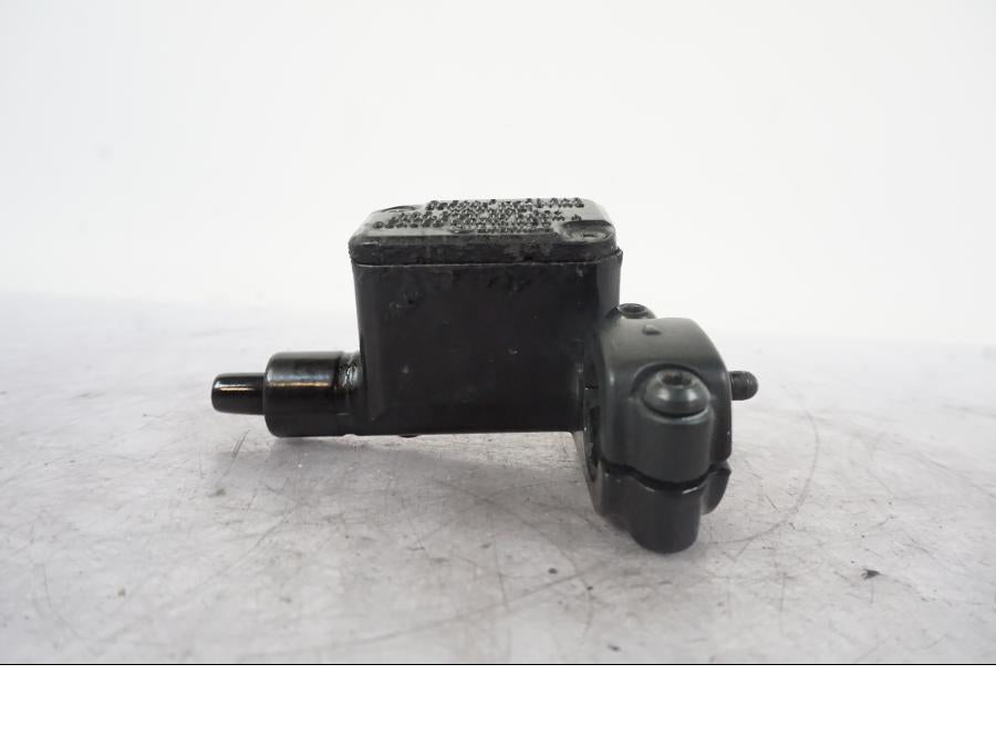 Höger sida på Bromshuvudcylinder från en Yamaha YZF-R 125 -2008 motorcykel.