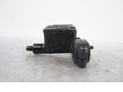 Höger sida på Bromshuvudcylinder från en Yamaha YZF-R 125 -2008 motorcykel.