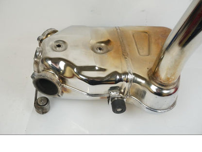 Baksidan på Mellanburk från en BMW R 1100 S -2003 motorcykel.