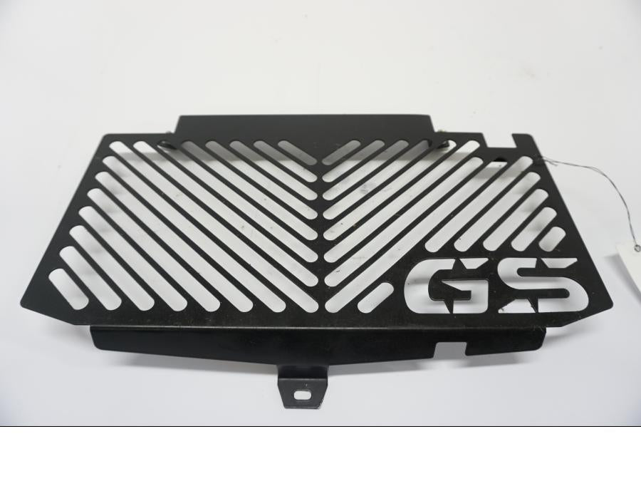 Framsidan på Vattenkylgaller från en BMW F 700 GS -2013 motorcykel.