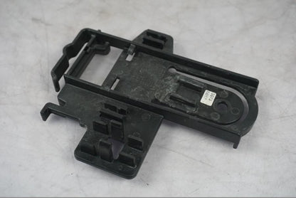 Framsidan på Batterihållare från en BMW F 800 R -2018 motorcykel.