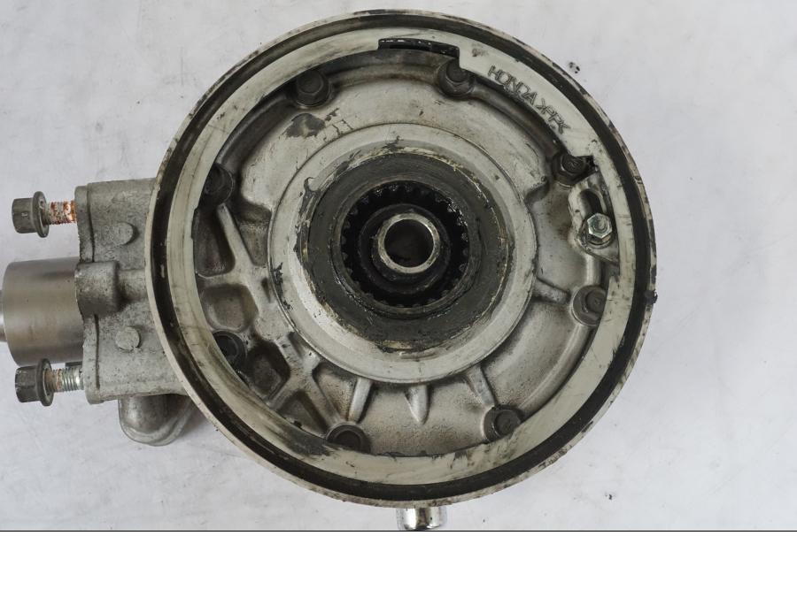 Snett nerifrån på Slutväxel från en Honda NT 650 V -2002 motorcykel.