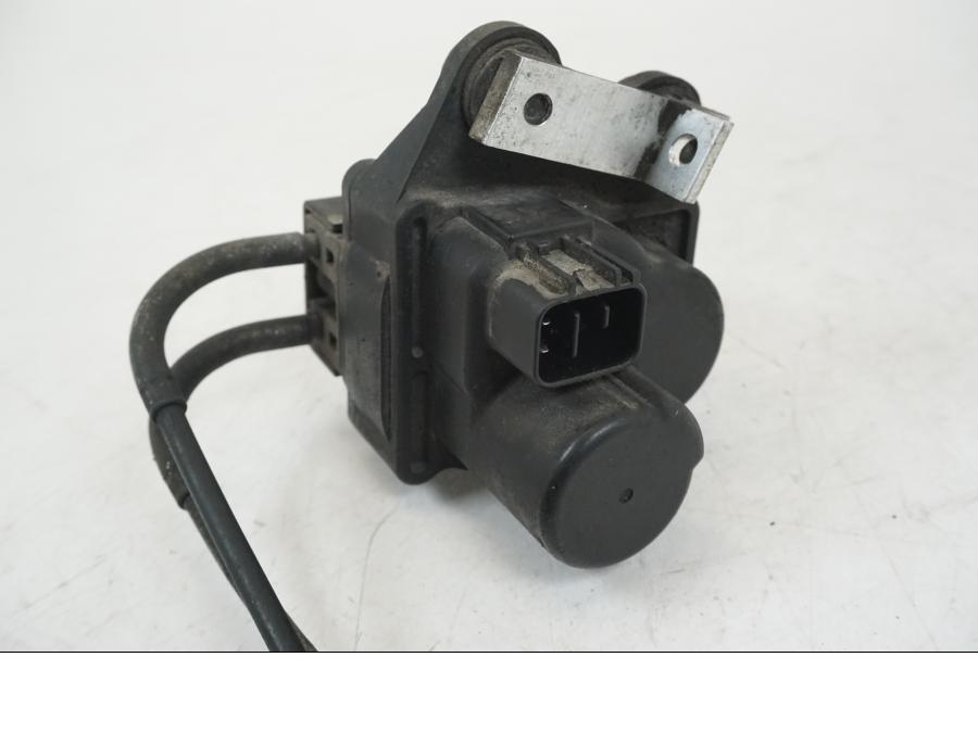 Snett uppifrån på Avgasspjällmotor från en Yamaha YZF 1000 R1 -2004 motorcykel.