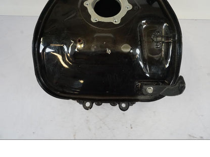 Extrabild2 på Bensintank från en KTM 125 Duke -2017 motorcykel.