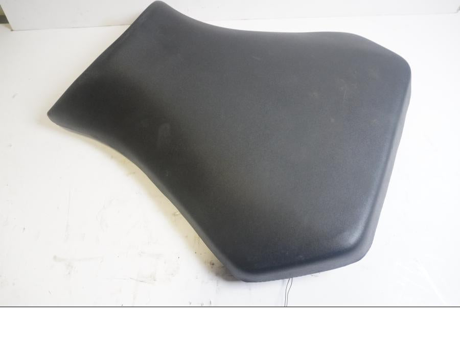 Framsidan på Sadel från en Yamaha YZF 1000 R1 -2001 motorcykel.