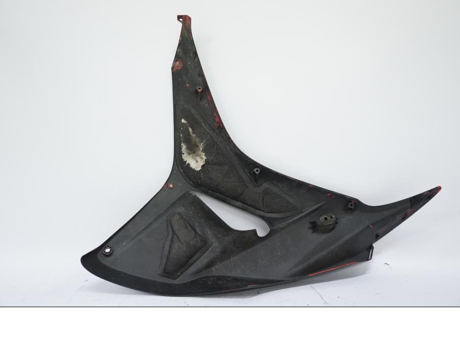 Baksidan på Sidkåpa från en Honda CBR 1000 RR -2006 motorcykel.