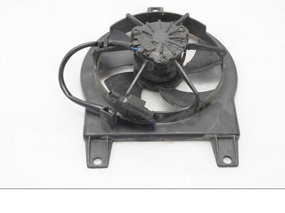 Framsidan på Vattenkylfläkt från en BMW F 800 R -2011 motorcykel.