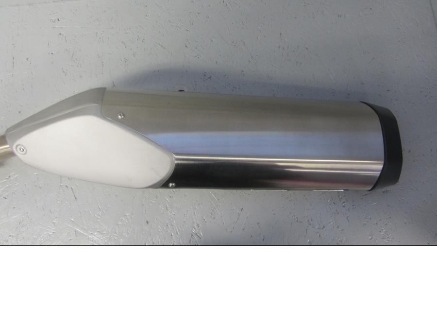 Snett uppifrån på Ljuddämpare från en BMW K 1600 -2017 motorcykel.