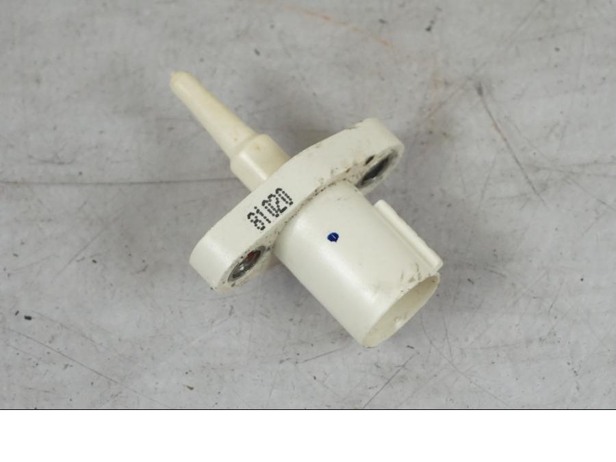 Framsidan på Luftburksensor från en Honda CBR 1100 XX -1999 motorcykel.