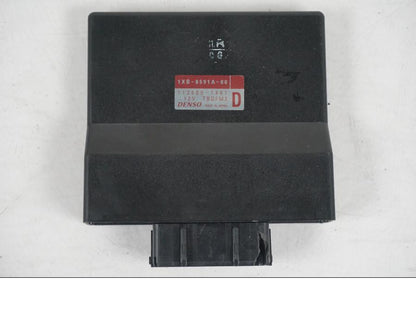 Extrabild2 på <p>Låssats från Yamaha MT-07 ABS 2014. 1st nyckel, tändningslås, antenn, sadellås, cdi och tanklock.</p>

<p>Nyckeln är krokig, går ej att få i styrlåset samt att en mindre plastbit saknas från CDI se bilder.</p> motorcykel.