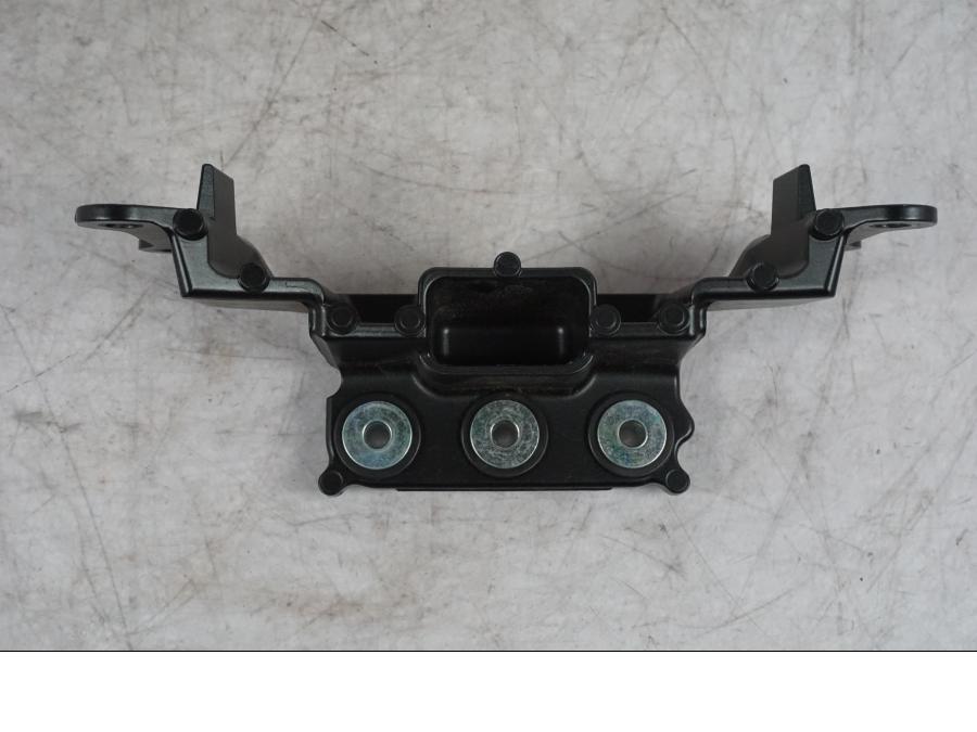 Vänster sida på Bensintankfäste från en Yamaha MT-09 -2024 motorcykel.