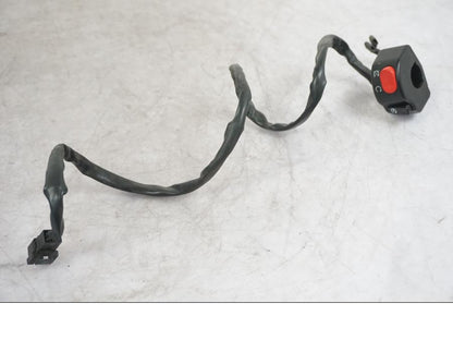 Framsidan på Styrelreglage från en Triumph Tiger -2009 motorcykel.