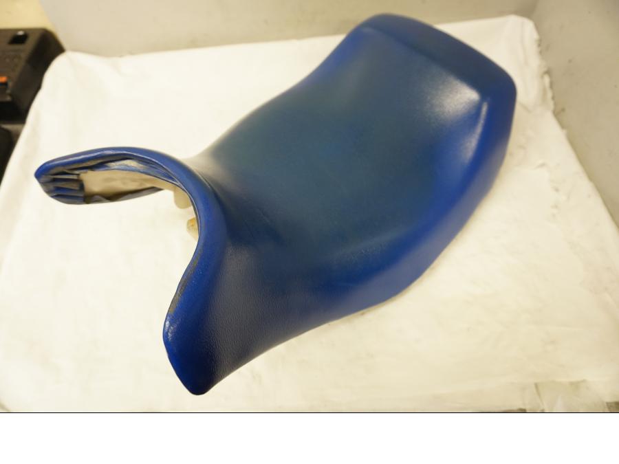 Baksidan på Sadel från en Suzuki GSX 600 F -1988 motorcykel.