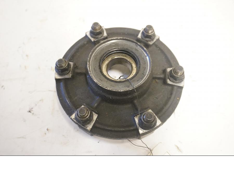 Framsidan på Drevfäste från en Yamaha YZF 1000 R1 -1999 motorcykel.