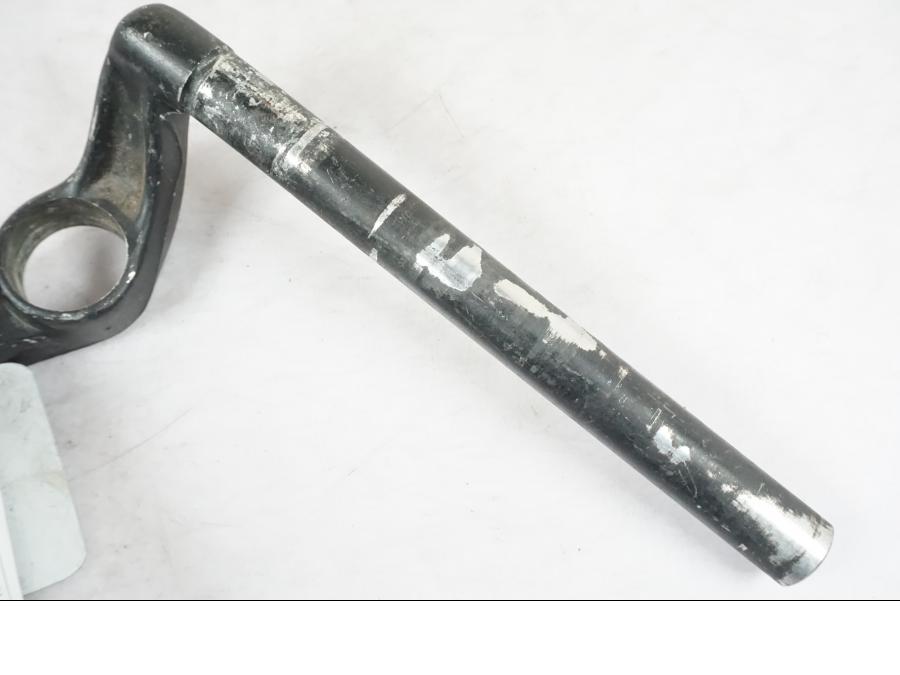 Baksidan på Styre från en Suzuki GSX 400 -1983 motorcykel.