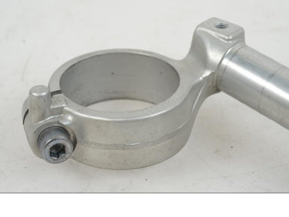 Vänster sida på Styre från en Suzuki GSX-R 1000 -2007 motorcykel.