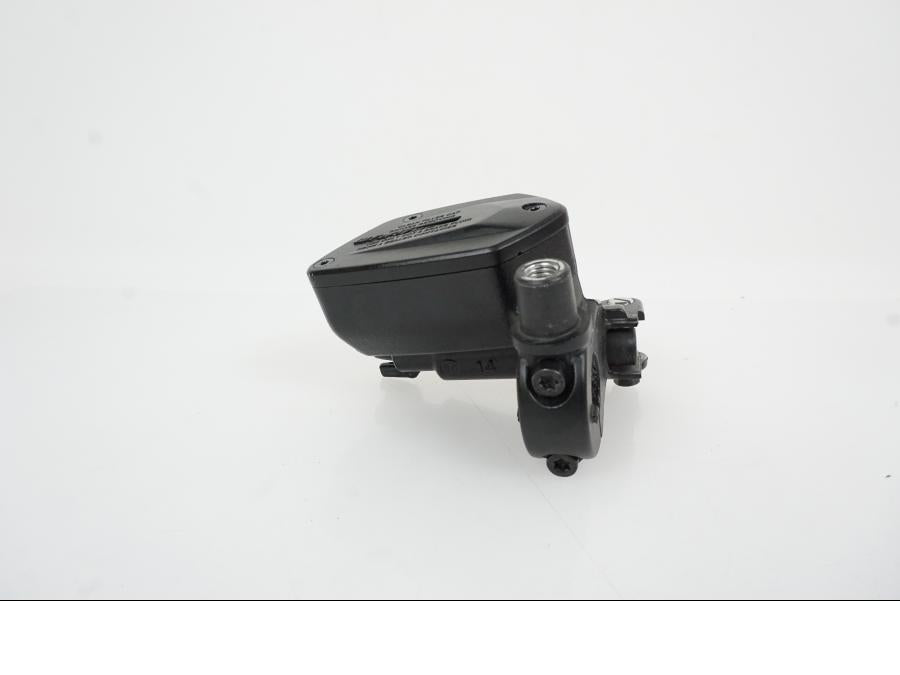 Höger sida på Bromshuvudcylinder från en BMW S 1000 XR -2019 motorcykel.