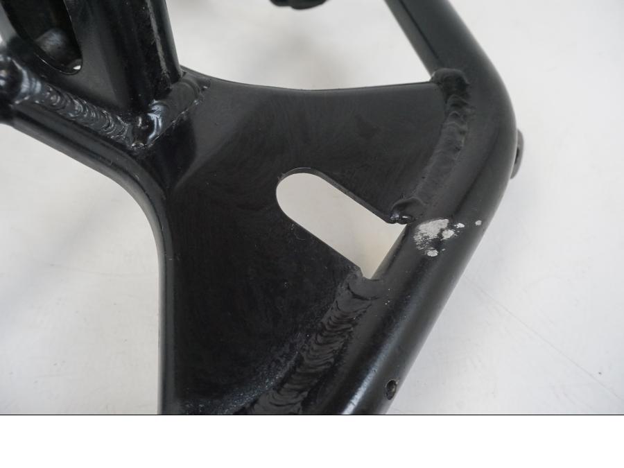 Baksidan på Toppkåpstag från en Suzuki GSX-R 750 -2001 motorcykel.