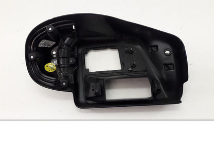 Vänster sida på Instrumenthus från en H-D Street Glide FLHX -2016 motorcykel.