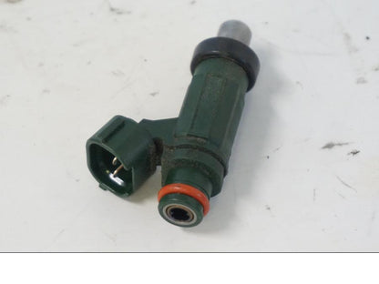 Höger sida på Spridare från en Kawasaki ER-6N -2012 motorcykel.